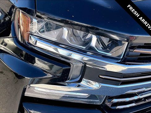 Used 2020 Chevrolet Silverado 1500 High Country image 32