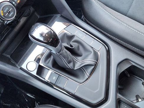 New 2024 Volkswagen Taos SE image 14