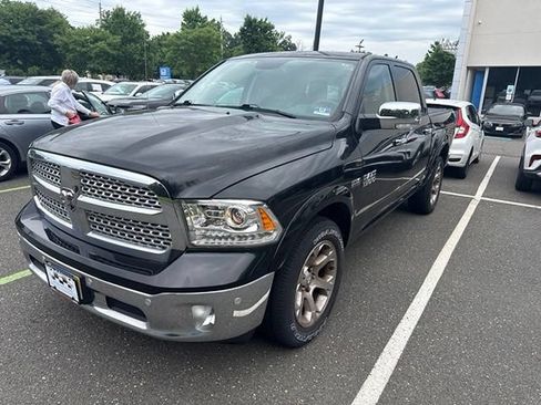 Used 2017 RAM 1500 Laramie w/ Convenience Group AWD/4WD image 2