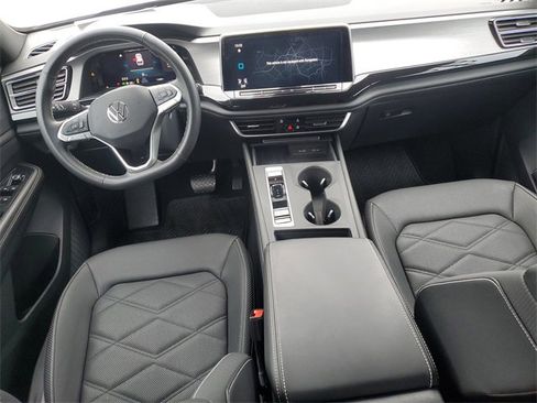 Certified 2025 Volkswagen Atlas Cross Sport SE image 15