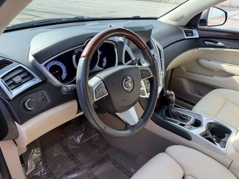 Used 2011 Cadillac SRX Luxury image 18