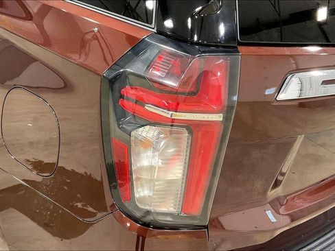 Used 2023 Chevrolet Tahoe LT AWD/4WD image 23