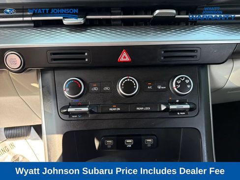 Used 2024 Kia Carnival LX FWD image 24