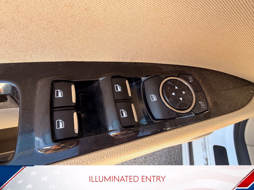 Used 2014 Ford Fusion SE FWD image 10