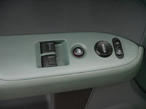 Used 2004 Honda Element EX image 19