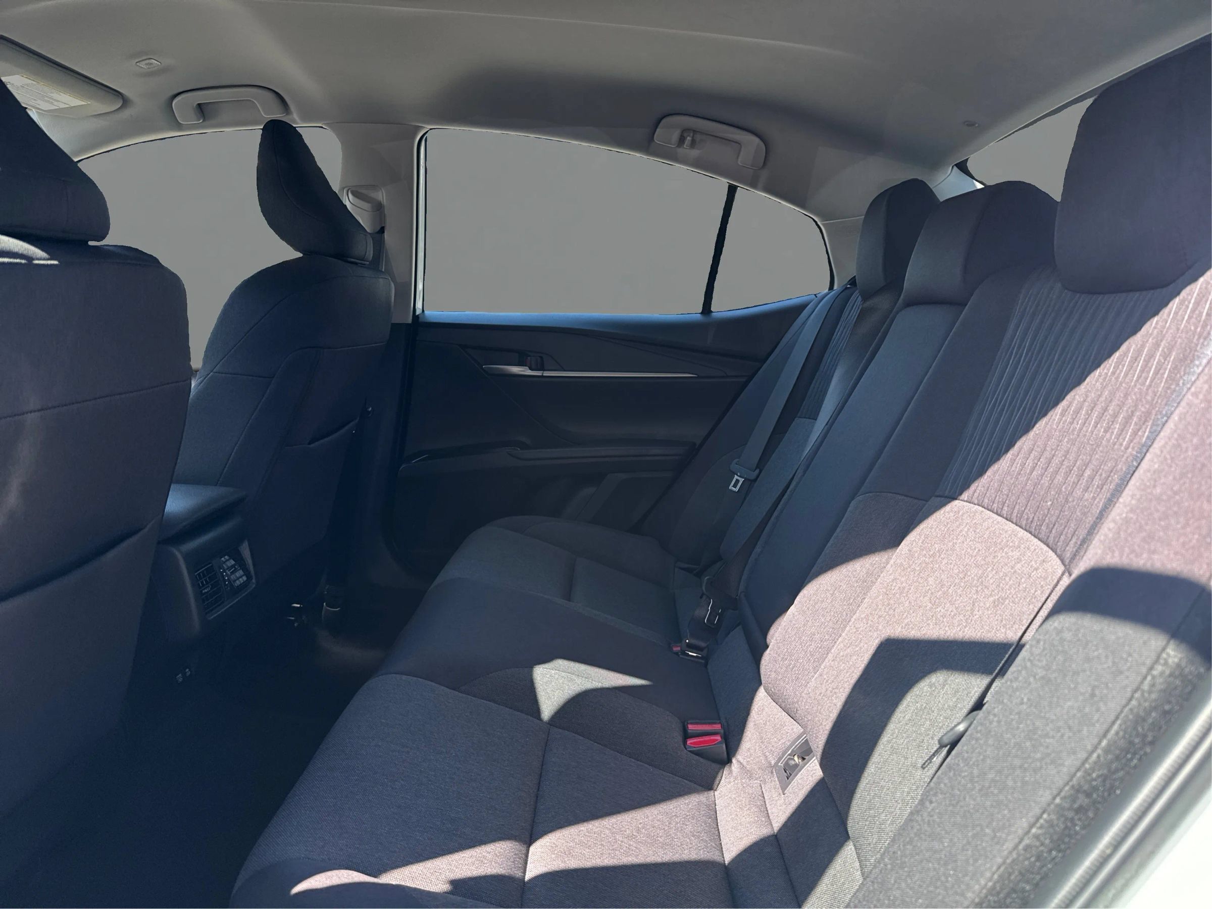 Used 2025 Toyota Camry LE FWD image 10