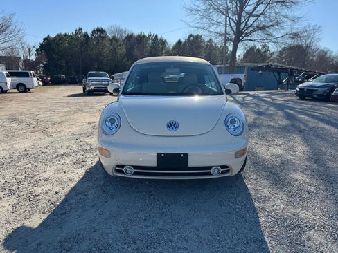 Used 2004 Volkswagen Beetle GLS image 2