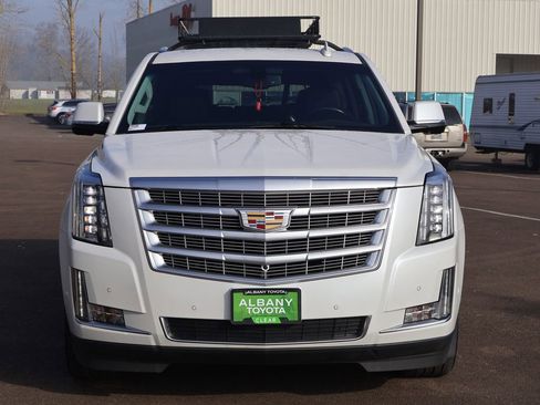Used 2019 Cadillac Escalade 4WD w/ LPO, Radiant Package image 10
