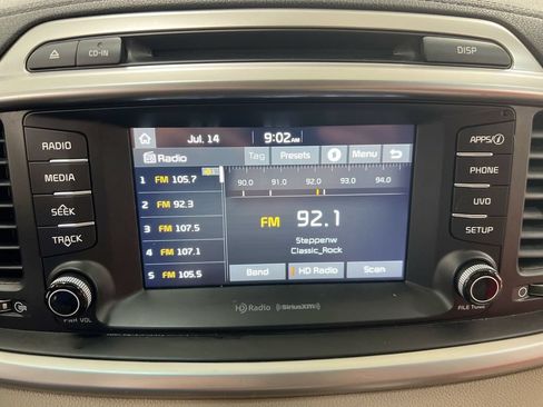 Used 2018 Kia Sorento FWD image 14