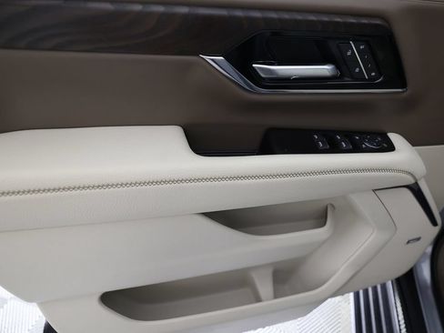 Used 2026 GMC Yukon Denali w/ Sun & Power Step Package AWD/4WD image 19