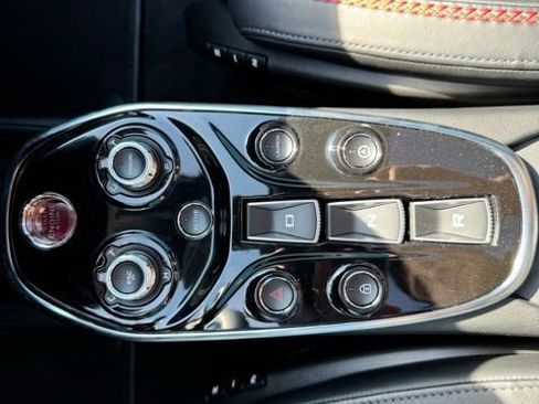 Used 2020 McLaren GT image 21