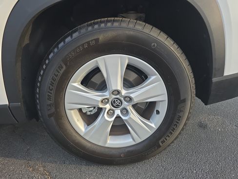 Certified 2025 Toyota Grand Highlander FWD image 36