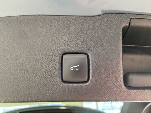 Used 2025 Ford Escape SE image 11