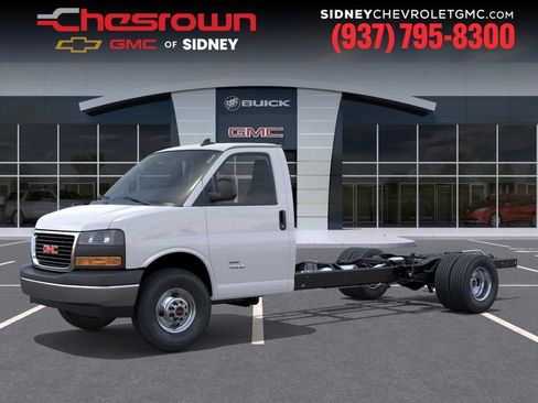 New 2026 GMC Savana 3500 Extended w/ Power Convenience Package RWD image 2