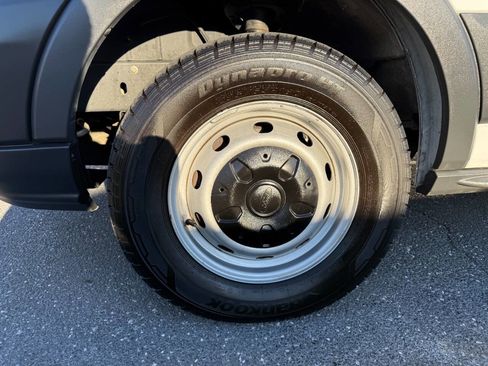 Used 2018 Ford Transit 250 130 Medium Roof image 39