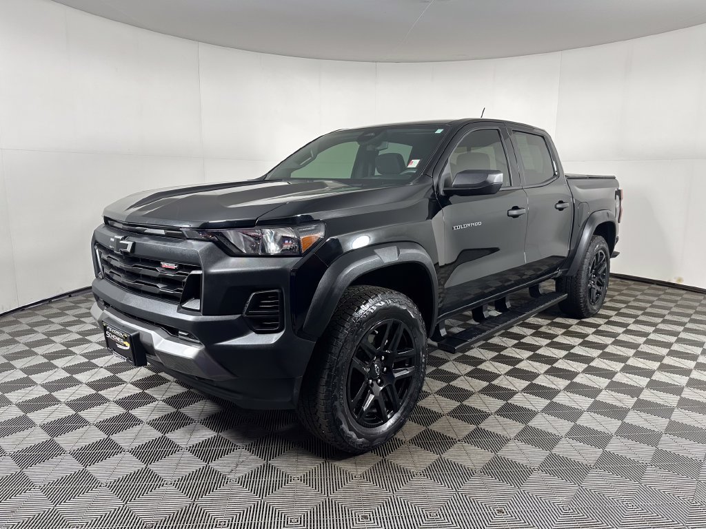 Used 2024 Chevrolet Colorado Trail Boss w/ Advanced Trailering Package AWD/4WD image 1