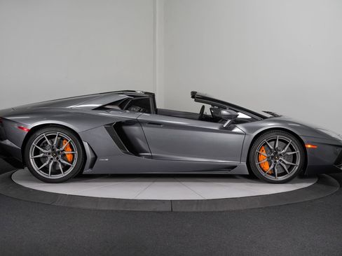 Used 2015 Lamborghini Aventador LP 700-4 image 11