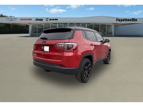 Used 2023 Jeep Compass Altitude image 3