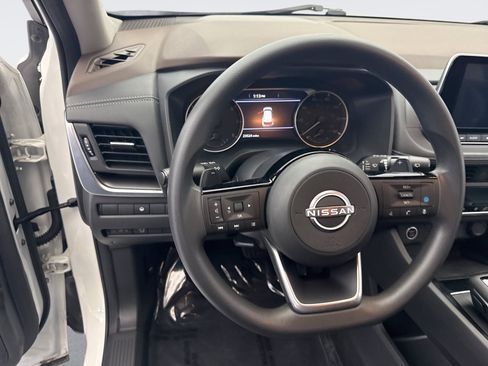 Used 2023 Nissan Rogue SV AWD/4WD image 12