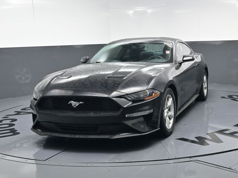 Used 2018 Ford Mustang Coupe image 11
