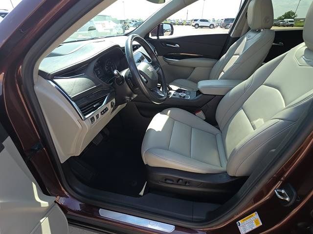 Used 2023 Cadillac XT4 Premium Luxury w/ Technology Package FWD image 15