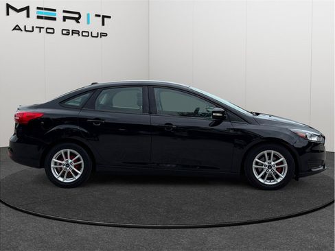 Used 2017 Ford Focus SE FWD image 10