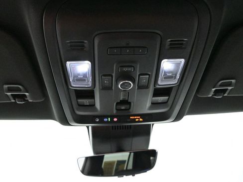 Used 2024 Chevrolet Tahoe High Country AWD/4WD image 30