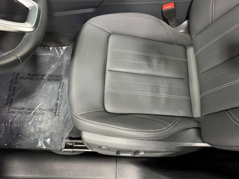 Certified 2025 Audi Q5 2.0T Premium w/ Convenience Plus Package image 24