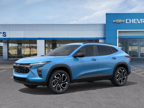 New 2026 Chevrolet Trax RS w/ Sunroof Package FWD image 2