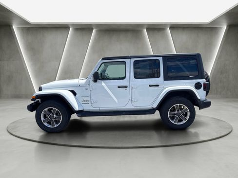 Used 2022 Jeep Wrangler Unlimited Sahara w/ Cold Weather Group AWD/4WD image 4