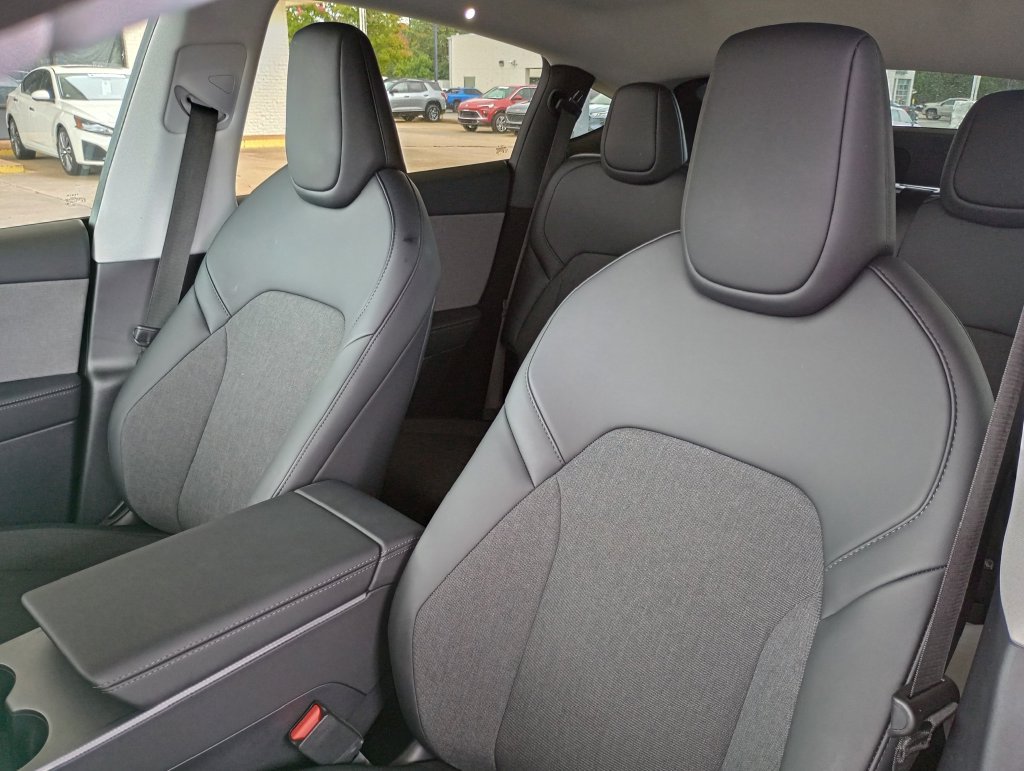 Used 2026 Tesla Model Y Long Range RWD image 12