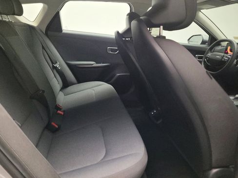 Used 2025 Kia K4 FWD image 19