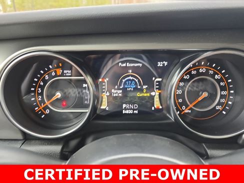 Used 2022 Jeep Wrangler Unlimited Sahara w/ Cold Weather Group image 19