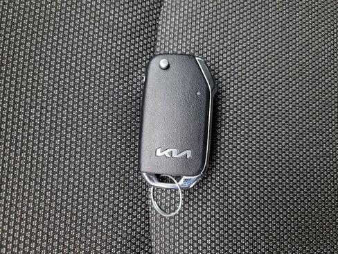 Used 2024 Kia Forte LXS w/ LXS Technology Package image 32