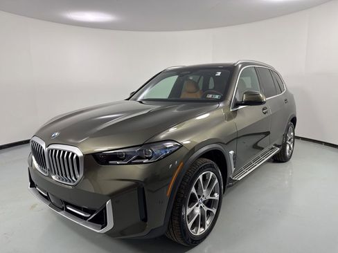 Certified 2024 BMW X5 xDrive40i w/ Premium Package image 3