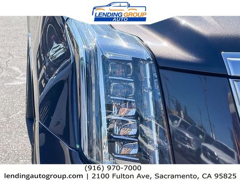 Used 2017 Cadillac Escalade Premium Luxury AWD/4WD image 7