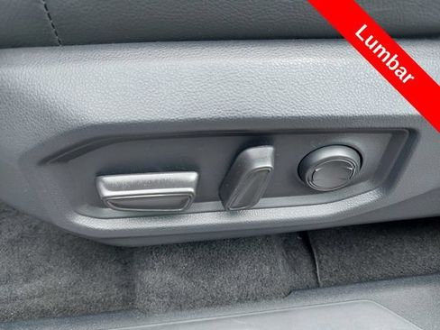 Used 2025 Toyota Tundra SR5 w/ SR5 Premium Package AWD/4WD image 17