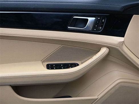 Used 2019 Porsche Panamera 4 w/ Premium Package image 11