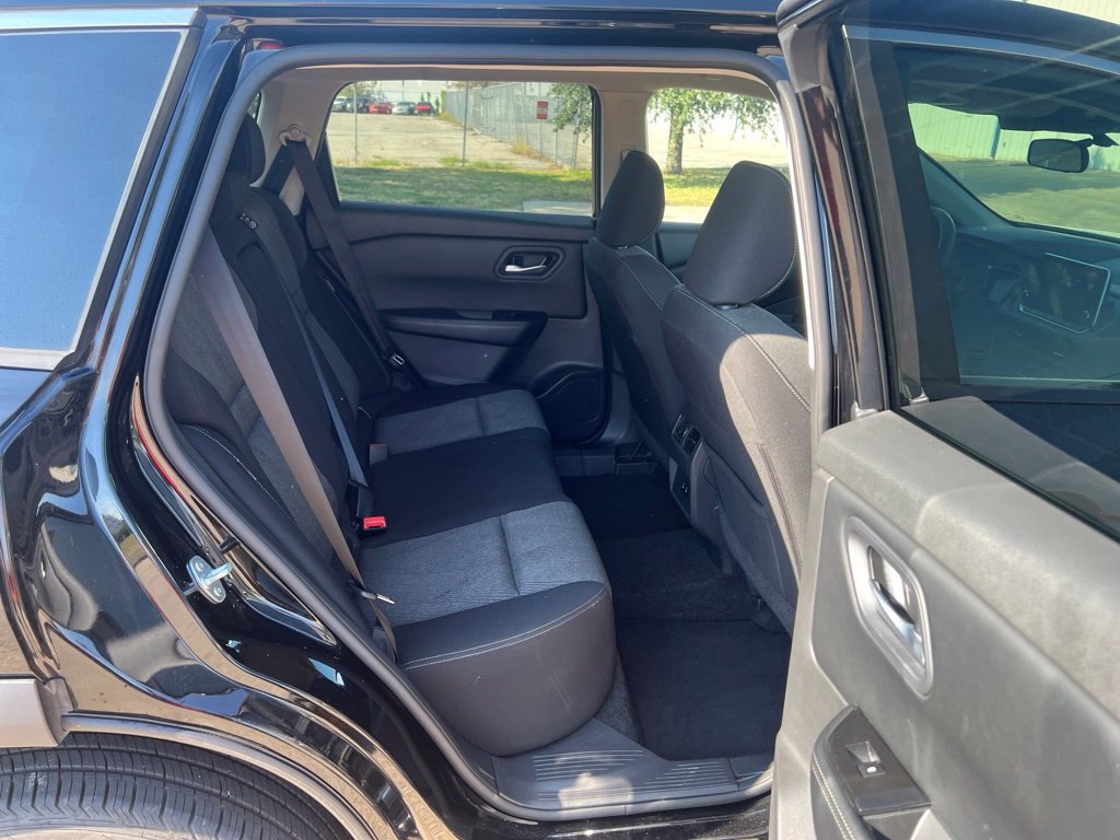Used 2024 Nissan Rogue SV FWD image 14