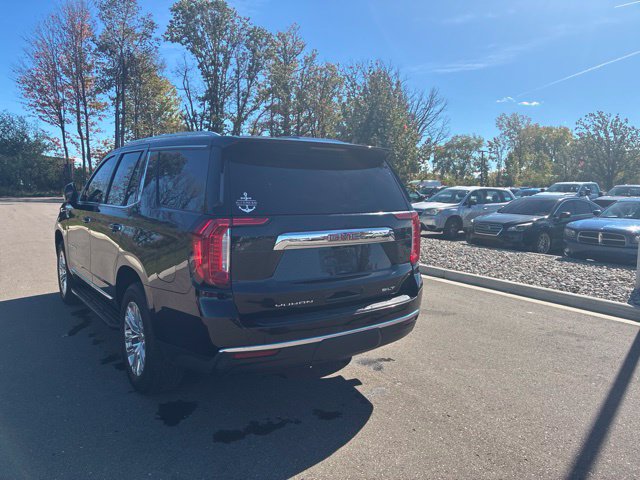 Used 2022 GMC Yukon SLT w/ SLT Luxury Package AWD/4WD image 4