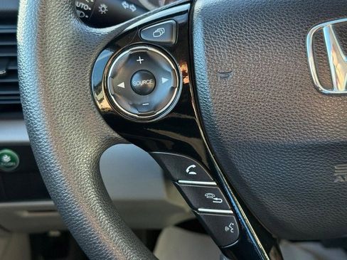 Used 2017 Honda Accord LX image 20