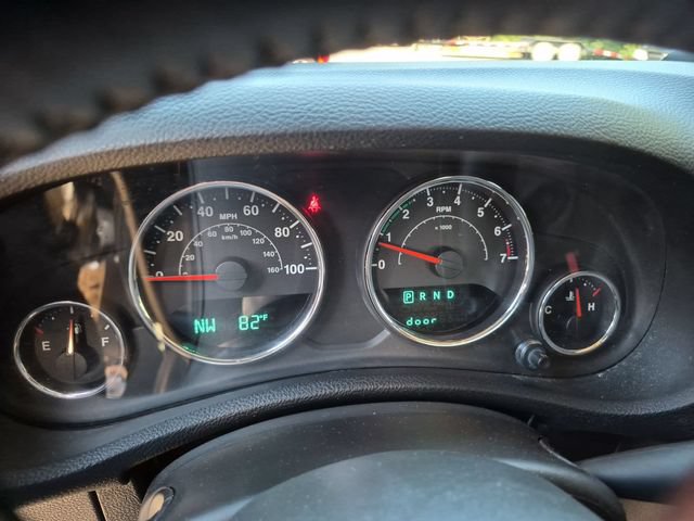 Used 2014 Jeep Wrangler Sahara AWD/4WD image 11