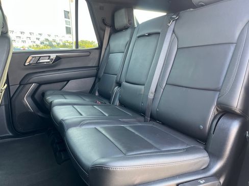Used 2025 Chevrolet Tahoe LT RWD image 12