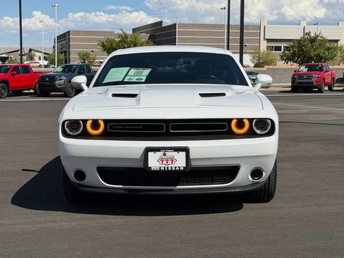 Used 2022 Dodge Challenger SXT RWD image 10