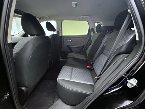 Used 2023 Nissan Rogue SV AWD/4WD image 19