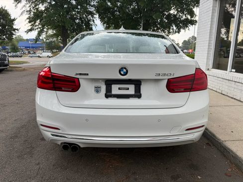 Used 2018 BMW 330i xDrive Sedan w/ Executive Package AWD/4WD image 6