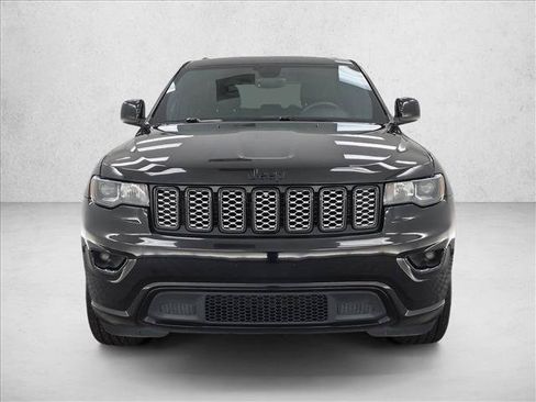 Used 2018 Jeep Grand Cherokee Altitude AWD/4WD image 2