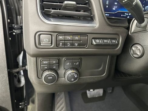 Used 2023 Chevrolet Tahoe High Country AWD/4WD image 41