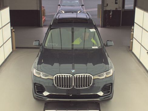 Used 2020 BMW X7 xDrive40i w/ Cold Weather Package AWD/4WD image 2