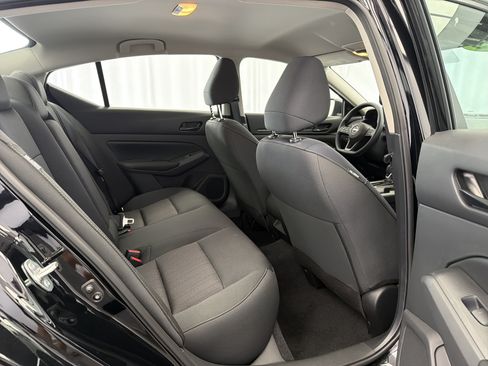 Used 2025 Nissan Altima 2.5 S FWD image 11